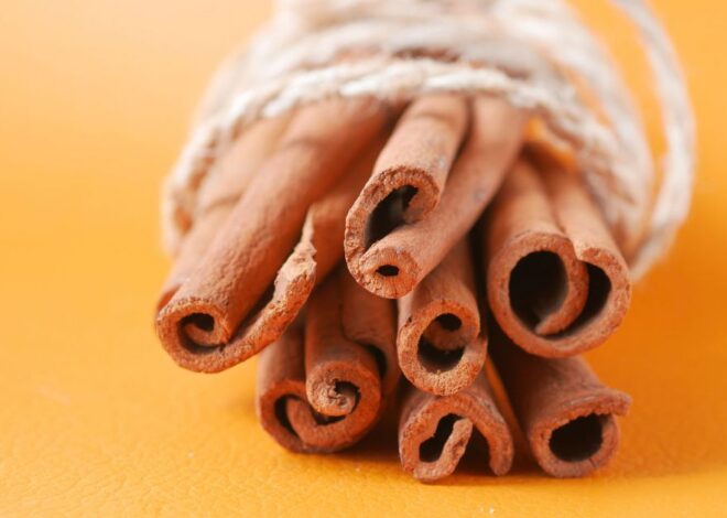 Banho de Canela: Para Que Serve, Benefícios Mágicos e Como Fazer do Jeito Certo